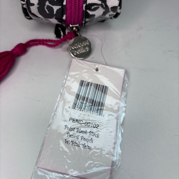 Buckhead Bettie’s Black white pencil pouch NWT - Picture 4 of 9